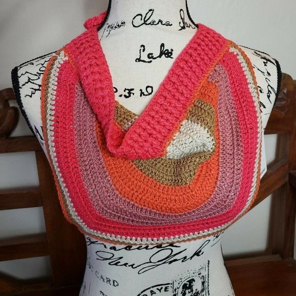 Olivaceous Multi-colored Crocheted Halter Top - Picture 8 of 8